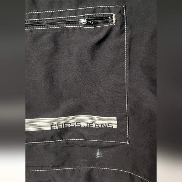 GUESS • Men's Windbreaker • Rain Coat/Jacket • Size Medium - Picture 6 of 7